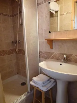 Salle de bains dans l'établissement Résidence Andagne - Appartement 2 personnes avec chambre indépendante MAE-2633