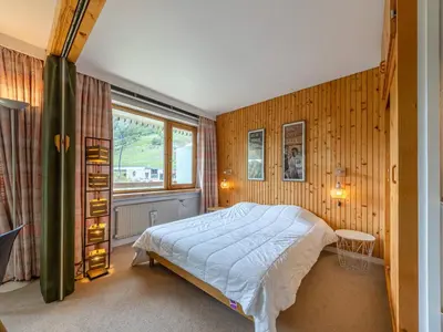 Un ou plusieurs lits dans un hébergement de l'établissement Appartement 2 pers avec balcon, wifi, parking, Val-d'Isère - FR-1-694-427