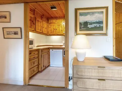 Cuisine ou kitchenette dans l'établissement Appartement 2 pers avec balcon, wifi, parking, Val-d'Isère - FR-1-694-427