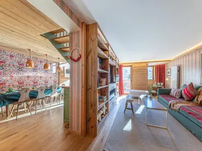 Coin salon dans l'établissement Appartement de luxe avec piscine et sauna, 8 couchages à Val-d'Isère - FR-1-694-437