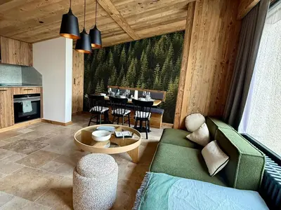 Cuisine ou kitchenette dans l'établissement Duplex rénové 3* à Tignes - Pied des pistes, balcon & Wifi - FR-1-502-603