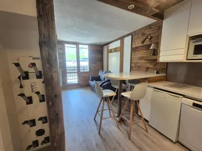 Cuisine ou kitchenette dans l'établissement Studio ski aux pieds Tignes Val Claret - 4 pers, balcon - FR-1-502-599