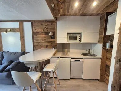 Cuisine ou kitchenette dans l'établissement Studio ski aux pieds Tignes Val Claret - 4 pers, balcon - FR-1-502-599