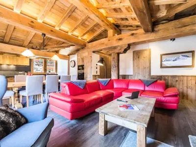 Coin salon dans l'établissement Chalet Bazile - Appartement entièrement rénové Vieux village Cheminée MAE-2893