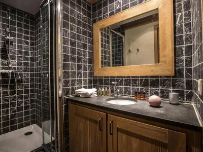 Salle de bains dans l'établissement Résidence Aquila - Appartement confortable Proche des Pistes Parking couvert MAE-2943