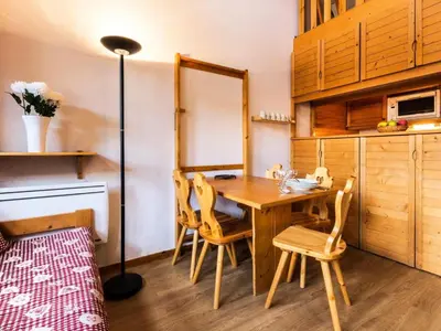 Cuisine ou kitchenette dans l'établissement Résidence Val D'isere Village - Appartement confortable Ski aux pieds Parking couvert MAE-2993