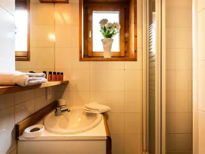 Salle de bains dans l'établissement Résidence Val D'isere Village - Appartement confortable Ski aux pieds Parking couvert MAE-2993