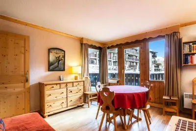 Bibliothèque dans l'appartement