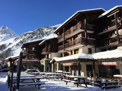 Vue générale sur la montagne ou vue sur la montagne depuis l'appartement