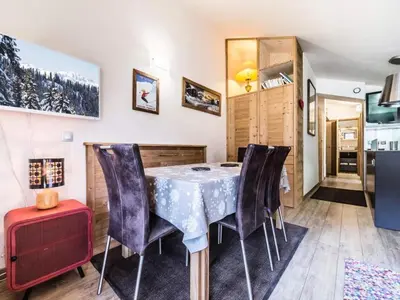 Coin salon dans l'établissement Résidence Rond Point Des Pistes - Appartement entièrement rénové Ski aux pieds Balcon MAE-3093