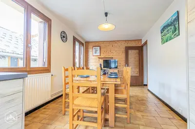 Cuisine ou kitchenette dans l'établissement Résidence Arnaud Nicole - Appartement très spacieux au coeur du village MAE-0723