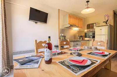 Cuisine ou kitchenette dans l'établissement Les Chalets De La Pyramide - CH3 - LES CHALETS DE LA PYRAMIDE MAE-0743