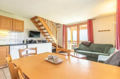 Cuisine ou kitchenette dans l'établissement Résidence Les Flocons D'argent - Bel appartement en duplex avec jolie vue sur la montagne MAE-0773