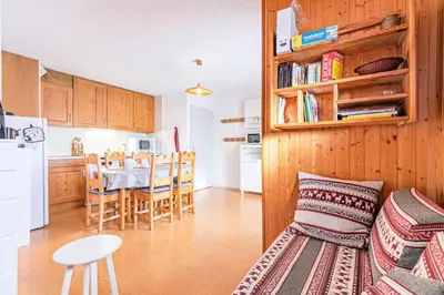 Cuisine ou kitchenette dans l'établissement Résidence Saint Sebastien - Appartement ambiance sur les toits avec vue dégagée sur les montagnes MAE-0833