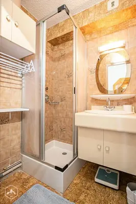 Salle de bains dans l'établissement Résidence Saint Sebastien - Charmant appartement 2 pièces en étage avec une belle vue dégagée sur les montagnes MAE-0873
