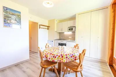 Cuisine ou kitchenette dans l'établissement Résidence Genevray - Bel appartement avec vue dégagée sur les montagnes MAE-0883