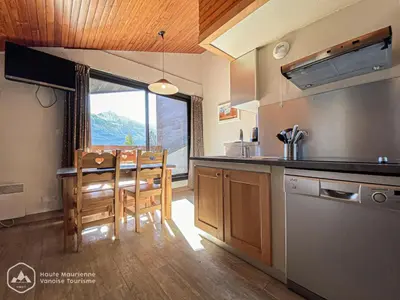 Cuisine ou kitchenette dans l'établissement Les Chalets De La Pyramide - CH8 - LES CHALETS DE LA PYRAMIDE MAE-0893