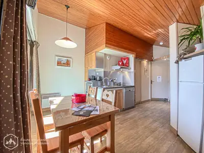 Cuisine ou kitchenette dans l'établissement Les Chalets De La Pyramide - CH6 - LES CHALETS DE LA PYRAMIDE MAE-0943