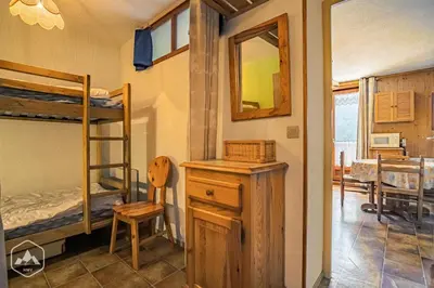 Cuisine ou kitchenette dans l'établissement Résidence Saint Sebastien - Bel appartement en étage avec vue dégagée sur les montagnes MAE-0963