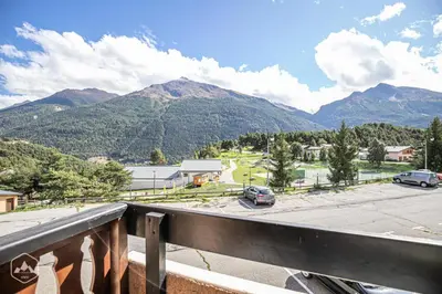 Vue générale sur la montagne ou vue sur la montagne depuis l'appartement