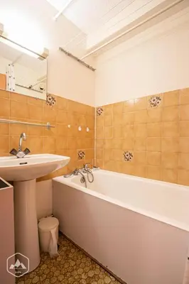 Salle de bains dans l'établissement Résidence Fleurs - Studio confortable avec belle vue sur les montagnes proche des pistes MAE-0983