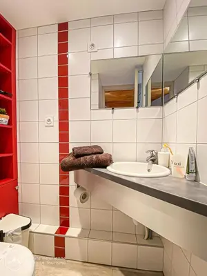 Salle de bains dans l'établissement Les Chalets De La Pyramide - CH9 - LES CHALETS DE LA PYRAMIDE MAE-1003