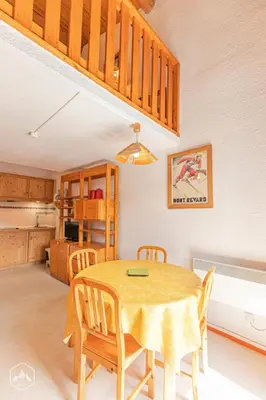Cuisine ou kitchenette dans l'établissement Résidence Setives - Appartement vintage-chic avec belle vue sur les montagnes. MAE-1023