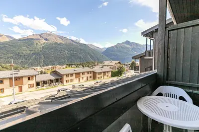 Vue générale sur la montagne ou vue sur la montagne depuis l'appartement