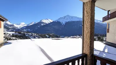 Vue générale sur la montagne ou vue sur la montagne depuis l'appartement