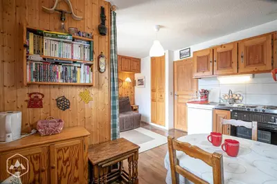 Cuisine ou kitchenette dans l'établissement Résidence Saint Sebastien - Studio cocooning avec vue sur les montagnes MAE-1113