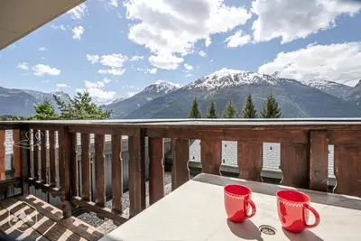 Vue générale sur la montagne ou vue sur la montagne depuis l'appartement
