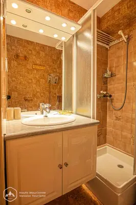 Salle de bains dans l'établissement Résidence Saint Sebastien - Charmant studio tout équipé avec balcon MAE-1123