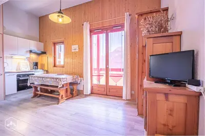 Cuisine ou kitchenette dans l'établissement Résidence Genevray - Joli studio avec vue sur les montagnes MAE-1163