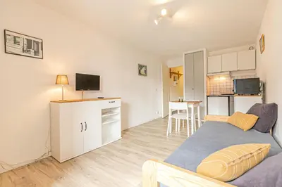 Cuisine ou kitchenette dans l'établissement Résidence Setives - Studio en étage avec vue degagée sur les montagnes. MAE-1213
