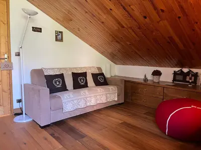 Coin salon dans l'établissement Appartement cosy avec balcon au centre, capacité 4 pers. - FR-1-464-253