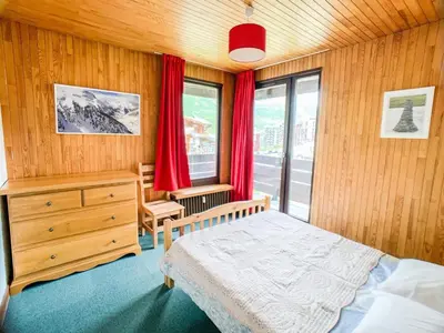 Un ou plusieurs lits dans un hébergement de l'établissement Confortable Apt 8 Pers, Pieds des Pistes, Balcon, Animaux Bienvenus - FR-1-502-464
