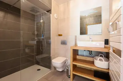Salle de bains dans l'établissement Samba superbe appartement terrasse vue montagne