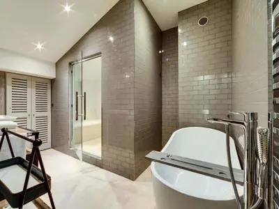 Salle de bains dans l'établissement Résidence Solaise Plein Sud - Appartement duplex lumineux Proche des pistes et des commerces Hammam MAE-2853