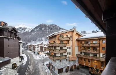 Vue générale sur la montagne ou vue sur la montagne depuis l'appartement