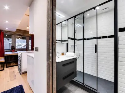 Salle de bains dans l'établissement Résidence Val D'isere Village - Appartement entièrement rénové Ski aux pieds Parking couvert MAE-3043