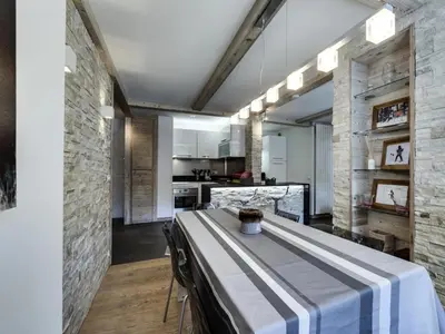 Cuisine ou kitchenette dans l'établissement Résidence Val D'isere Village - Appartement entièrement rénové Au pied des pistes Parking couvert MAE-3123