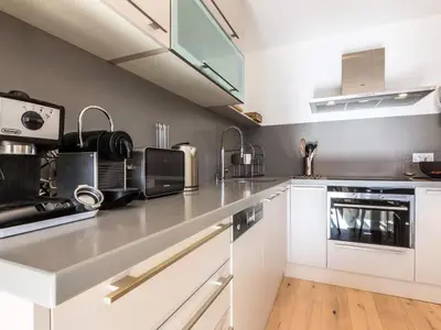 Cuisine ou kitchenette dans l'établissement Résidence Grand Cocor - Appartement entièrement rénové ski aux pieds Balcon MAE-3213