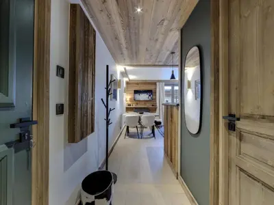 Cuisine ou kitchenette dans l'établissement Résidence Coeur De Val - Appartement entièrement rénové Vieux Village MAE-3243