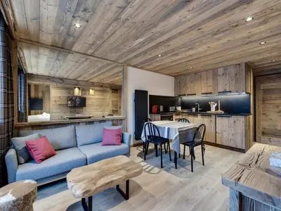 Cuisine ou kitchenette dans l'établissement Résidence Val D'isere Village - Appartement entièrement rénové, au pied des pistes MAE-3323