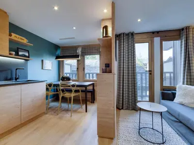 Cuisine ou kitchenette dans l'établissement Résidence Val D'isere Village - Appartement entièrement rénové Ski aux pieds Balcon MAE-3373