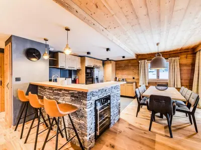 Cuisine ou kitchenette dans l'établissement Résidence Myrtilles - Appartement entièrement rénové Proche des pistes et des commerces Parking couvert MAE-7343