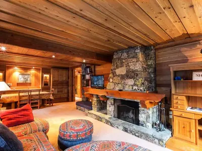 Coin salon dans l'établissement Résidence Coeur De Val - Appartement spacieux Vieux Village MAE-7383