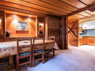Cuisine ou kitchenette dans l'établissement Résidence Coeur De Val - Appartement spacieux Vieux Village MAE-7383