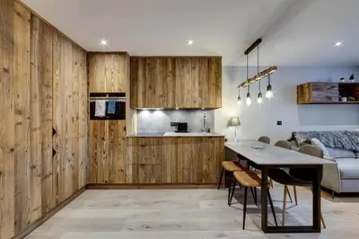 Cuisine ou kitchenette dans l'établissement Résidence Hauts Du Rogoney - Appartement entièrement rénové Proche des pistes et des commerces MAE-7403