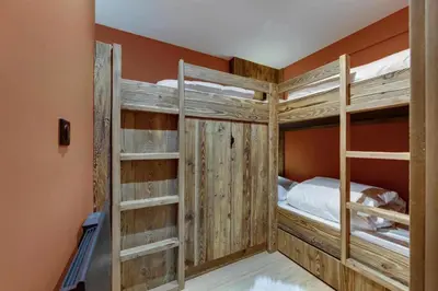 Un ou plusieurs lits dans un hébergement de l'établissement Résidence Hauts Du Rogoney - Appartement entièrement rénové Proche des pistes et des commerces MAE-7403